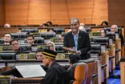 854 doktor kelulusan luar negara didaftar sebagai pakar dari Jan hingga Mei