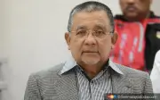 Agong tarik darjah kebesaran 'Tan Sri' Isa Samad berkuat kuasa 8 Jun