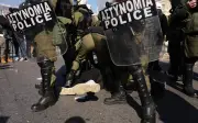 Amnesty desak Greece haramkan penggunaan bom kilat oleh polis