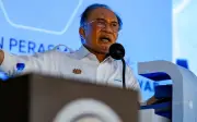 Anwar tolak cadangan naik harga minyak, buat pinjaman subsidi