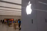 Apple Naikkan Harga MacBook dan iPad, AI Jadi Punca