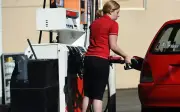 Australia lanjutkan pelepasan eksais minyak untuk kurangkan tekanan kos sara hidup