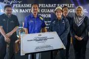 Azalina mohon peruntukan Belanjawan 2027 perluas bantuan guaman ke luar bandar