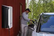 Bateri Hidup Bergerak: Keluarga Sweden Guna EV Letak Parkir untukjana Rumah Jimat Kos