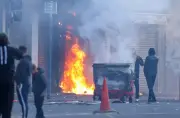 Belfast bergolak: Rusuhan anti-imigresen tercetus selepas pelarian Sudan dituduh tikam