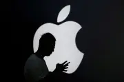 CEO Apple keluar amaran kenaikan harga produk akibat lonjakan harga cip AI