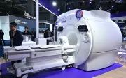 China tarik pesakit asing dengan rawatan murah canggih