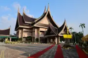DKU Negeri Sembilan mohon injunksi halang ketua adat mesyuarat, pecat setiausaha