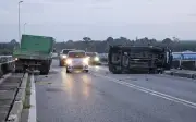 Dua wanita maut tercampak, kereta langgar lori rosak di Simunjan