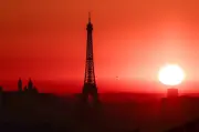 Gelombang Panas di Paris: Berenang di Terusan Dibenarkan