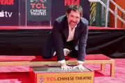 Javier Bardem tinggalkan cap tangan dan kaki di TCL Chinese Theatre