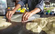 Kasihan si roti canai: disebut 'kanai' di pentas AS