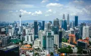 Kerajaan amaran tergelincir fiskal, kecilkan kejatuhan ringgit