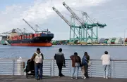 Kerajaan AS rayu perintah bayaran balik tarif Trump