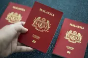 Kerajaan guna stok pasport, MyKad sedia ada sebelum kontrak baru