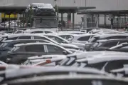 Kilang kereta Jerman separuh kapasiti cari dana baru dari China atau medan perang
