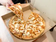 Little Caesars Pizza mula saingi pasaran piza Malaysia di Damansara Utama
