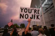 Mahkamah AS kekalkan perintah buang nama Trump dari Pusat Kennedy