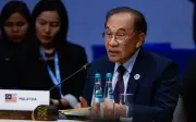 Malaysia akan teroka guna mata wang tempatan secara serius