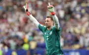 Manuel Neuer akan bersara lagi dari pasukan kebangsaan Jerman selepas Piala Dunia
