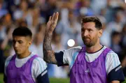 Messi kembali ke bangku simpanan, kontroversi pengadil dan protes Mexico bayangi Piala Dunia