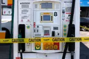 Minyak Brent jatuh bawah AS$75 buat kali pertama sejak perang Timur Tengah