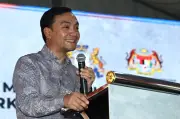 Onn Hafiz bidas Anwar, pertahankan keputusan BN bertanding solo di Johor