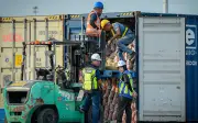 Pemalsuan perlu dihentikan di setiap pintu, bukan hanya di pintu terakhir