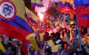 Pembakar bendera AS, rusuhan selepas kemenangan calon pro-Trump di Colombia