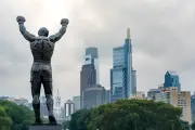 Peminat Perancis Diingatkan Jangan Sentuh Patung Rocky di Philadelphia