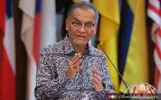 Penambahan Doktor Pakar Mesti Berfasa Ikut Keperluan, Kata Dzulkefly