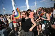 Perarakan Budapest Pride 2026: Puluhan Ribu Raikan Kebebasan Baharu