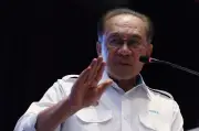 PRU antara parti, jangan libatkan istana: Anwar
