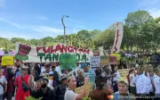 Ratusan Orang Asli berhimpun di KKDW, serah memo hak tanah adat kepada Zahid