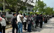 Ribuan penganggur berebut kerja kilang dengan gaji permulaan RM3,500