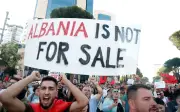 Ribuan rakyat Albania bantah projek resort kait Trump