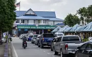 Ribuan rakyat Malaysia terus ke Selatan Thailand, abaikan amaran keselamatan