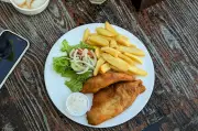 Scarborough Fish & Chips di Tanjung Rhu: Ikan dan kentang terbaik dengan pemandangan pantai