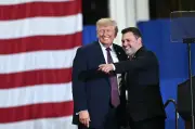 Senat AS lulus resolusi hentikan perang Trump dengan Iran
