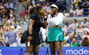 Serena Williams akan beraksi bersama kakak Venus di beregu Wimbledon