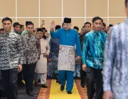 Sultan Perak terima sumbangan zakat perniagaan RM18.76 juta