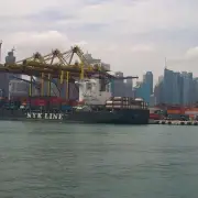 Tiga mayat ditemui selepas bot bekalan tenggelam di perairan Singapura