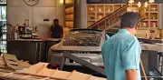 Wanita nyaris langgar hotel di Gurney Drive, Porsche terbabas ke lobi