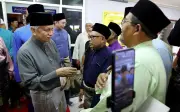 Zaid: Pelucutan Tuanku Muhriz tanpa kesalahan jelas tidak wajar