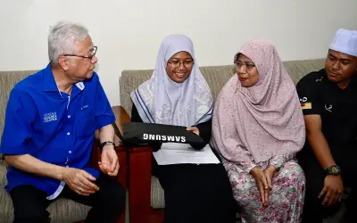 13 anak YKM cemerlang SPM 2025 terima bantuan menara gading