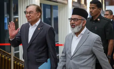 Anwar janji kaji aduan kerugian stesen minyak akibat turun naik harga