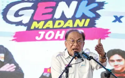 Anwar pamer bantuan kerajaan di bawah reformasi Madani