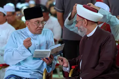 Anwar puji Grand Imam Al-Azhar Al-Tayyeb sebagai ikon kesederhanaan