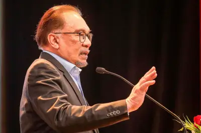 Anwar puji kerjasama persekutuan-negeri pacu pertumbuhan Sarawak