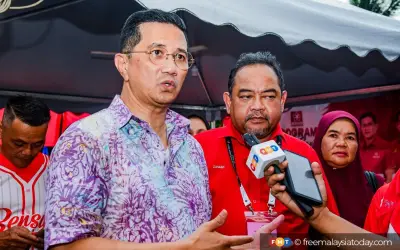 Azmin sindir PN: Cerai pagi, tidur bersama malam, gila